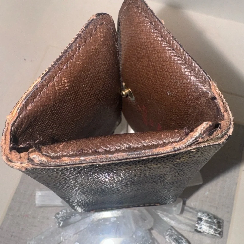 Authentic Louis Vuitton Damier Key Ring Holder